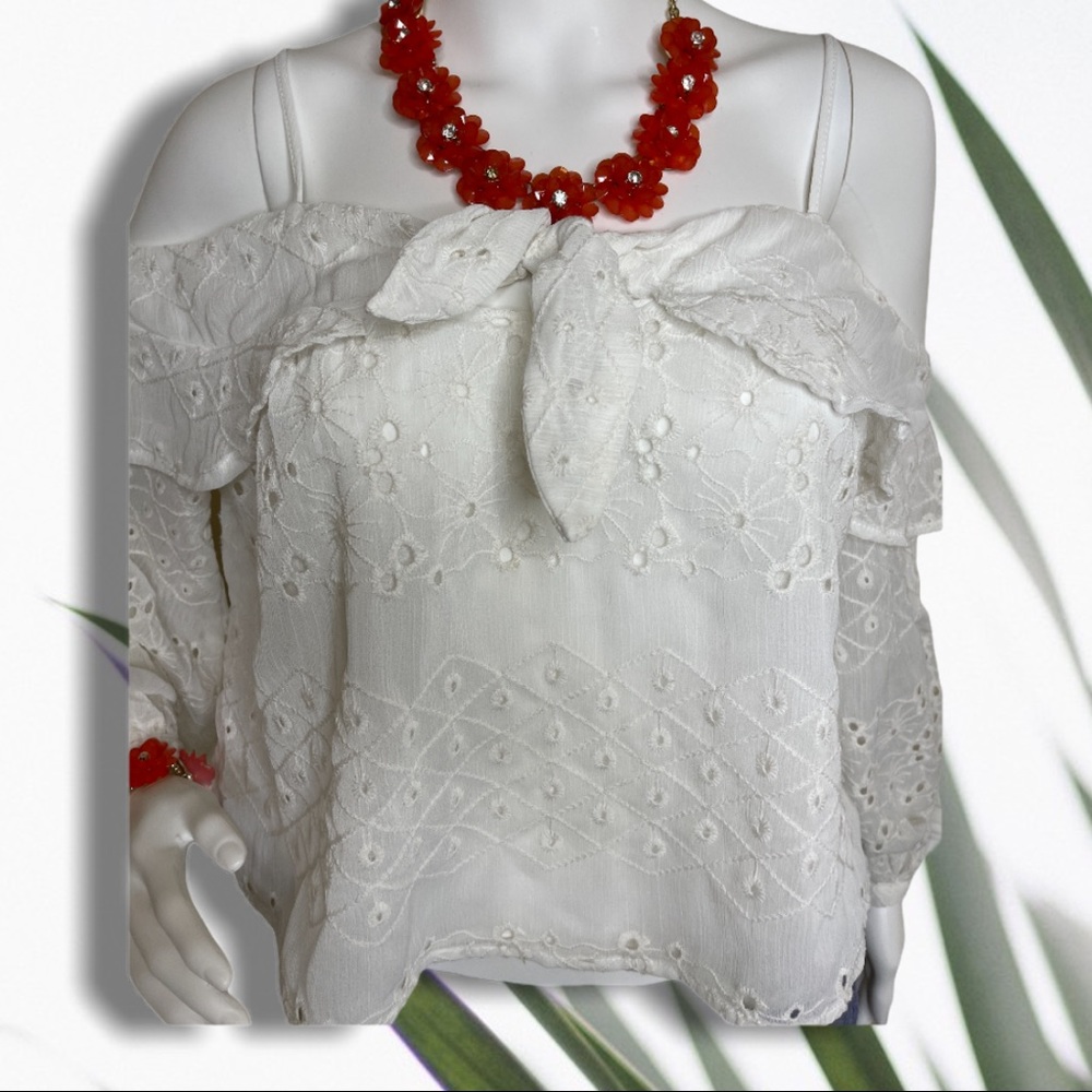 ASTR cold shoulder crop with straps white eyelet
